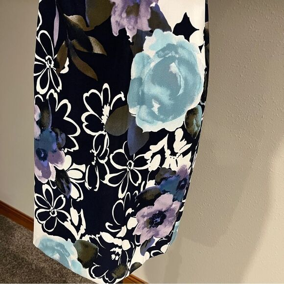 U-neck Floral Sleeveless fitted Dress size 12P - Picture 3 of 11